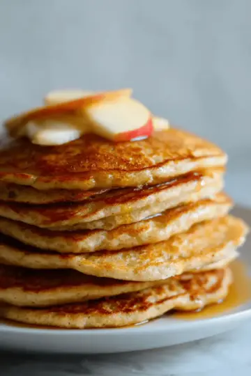 Healthy Oatmeal Apple Pancakes (Flourless & Easy)