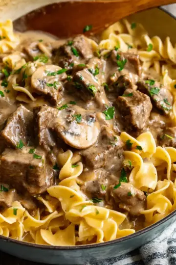 Slow Cooker Beef Stroganoff