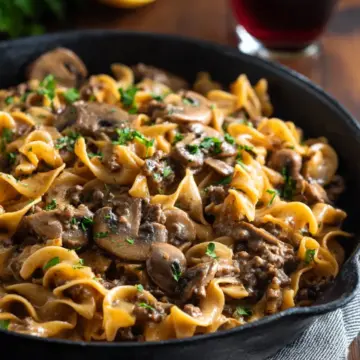 One Pan Ground Beef Stroganoff